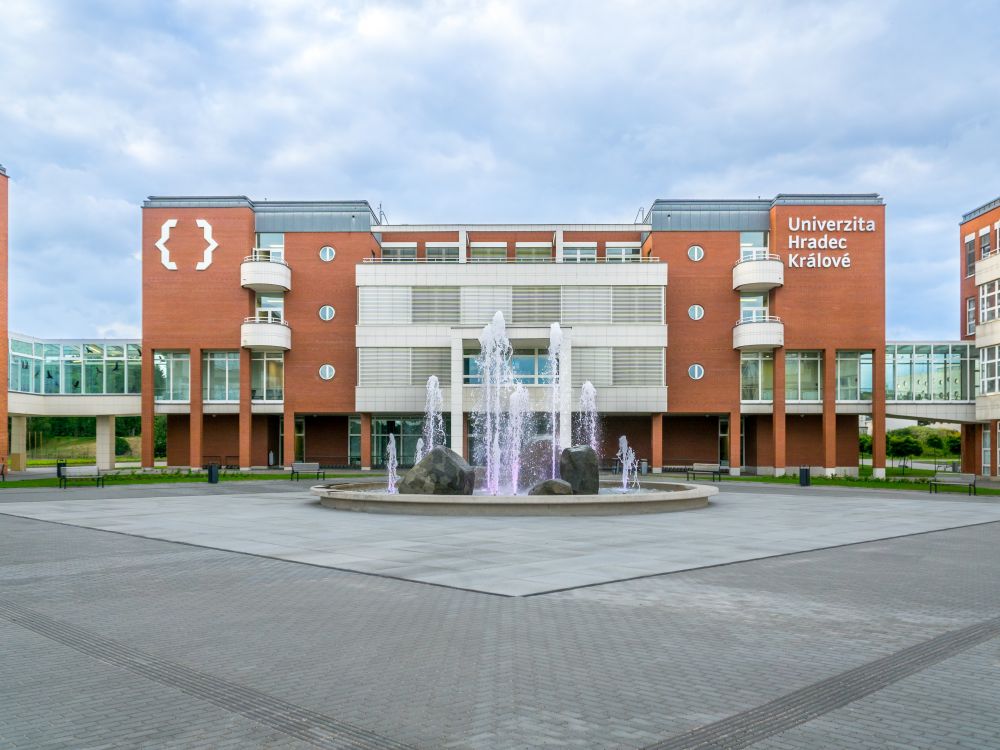 Fotografie
                                školy Univerzita Hradec Králové