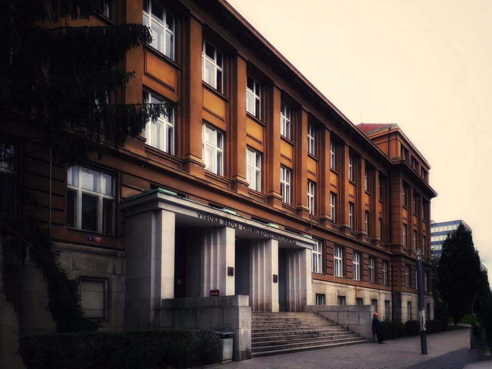 Fotografie
                                školy Vysoká škola chemicko-technologická v Praze