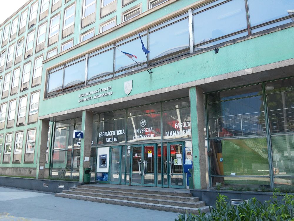 Fotografie
                                školy Farmaceutická fakulta UK v Bratislave